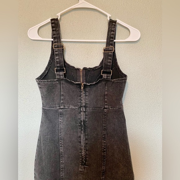 Women's Sleeveless Black Denim Dress - Picture 9 of 9